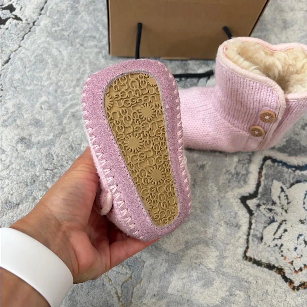 UGG baby light